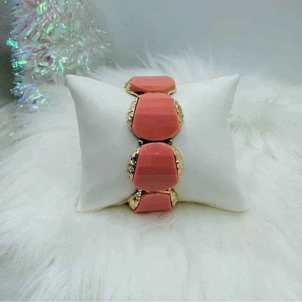 Chunky Pink Mauve Statement Bracelet - Picture 3 of 6